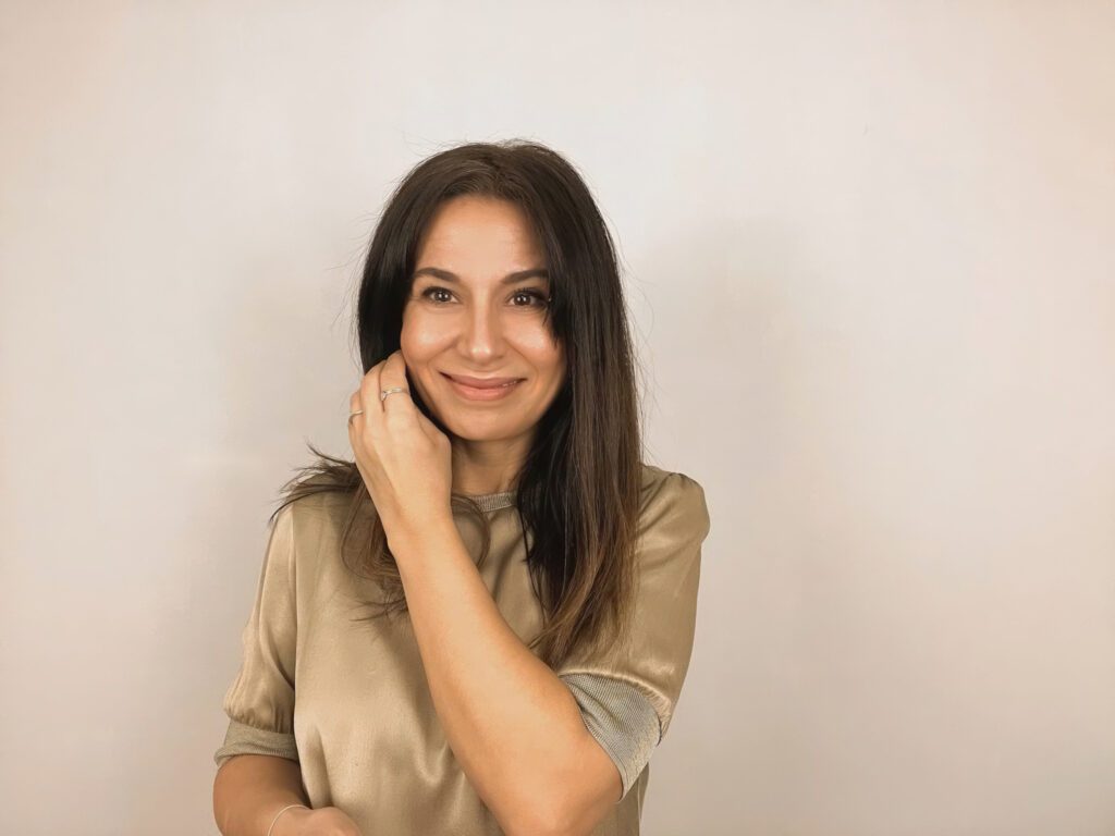 derya roth